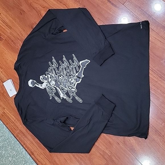 NWT Men's Jordan dri-fit long sleeve tee - Picture 2 of 7